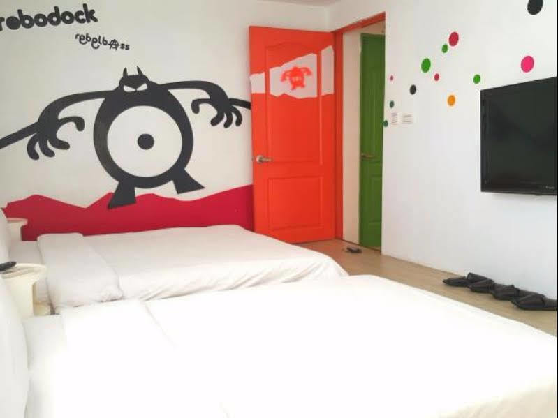 Hotel Rabbit芮比特 à Kenting Extérieur photo